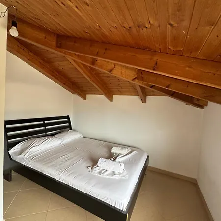 L.t. 5th Street Apartamento Sarandë
