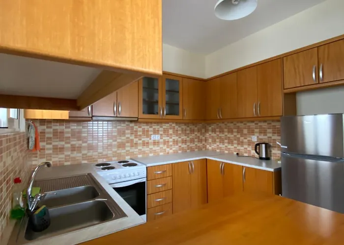 L.t. 5th Street Apartment *