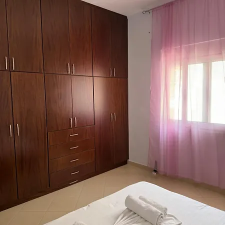 L.t. 5th Street Apartman Saranda