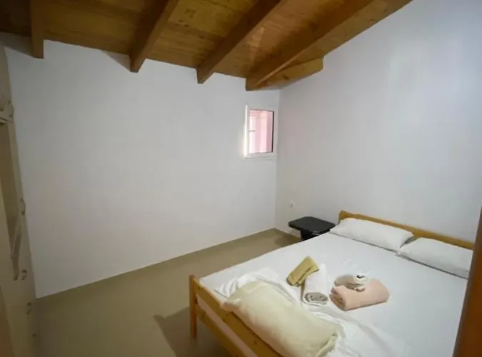 L.t. 5th Street * Saranda